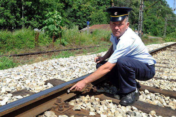 На нашим пругама 101 чувар